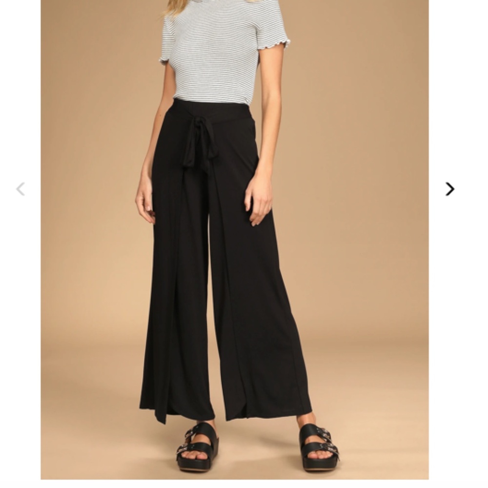 Lulu's Flowing With It Black Tie-Front Culotte Pants